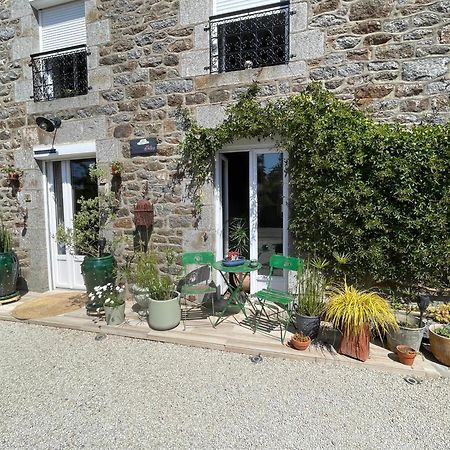 Chez Trotro Apartment Saint-Pierre-de-Plesguen Bagian luar foto